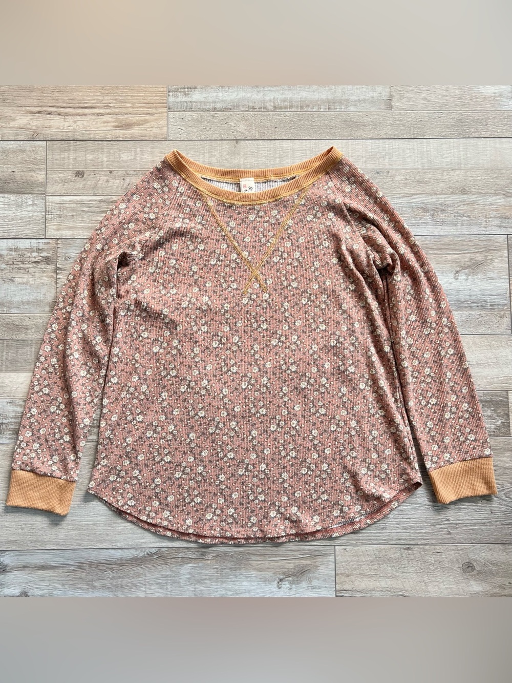Women’s Boutique Floral Thermal Henley Top Size Large